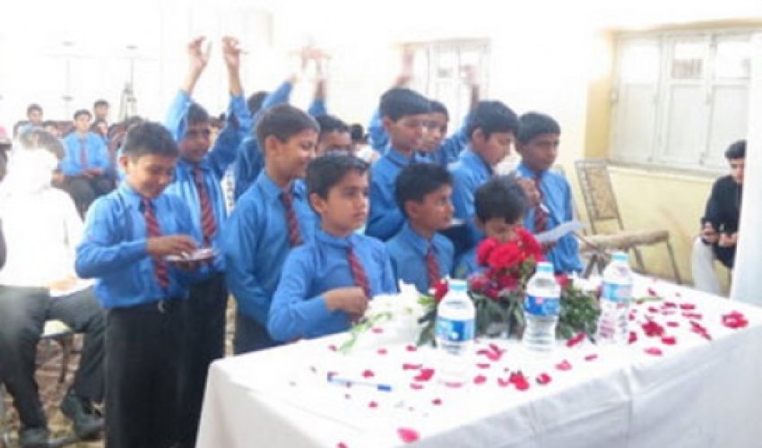 Mehriban Əliyeva pakistanlı uşaqları sevindirdi