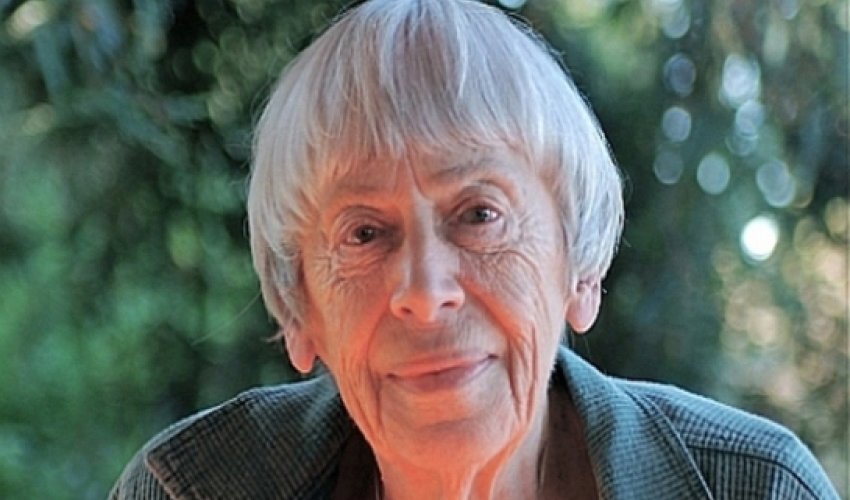 Э-книга: Урсула Ле Гуин. Мудрая женщина