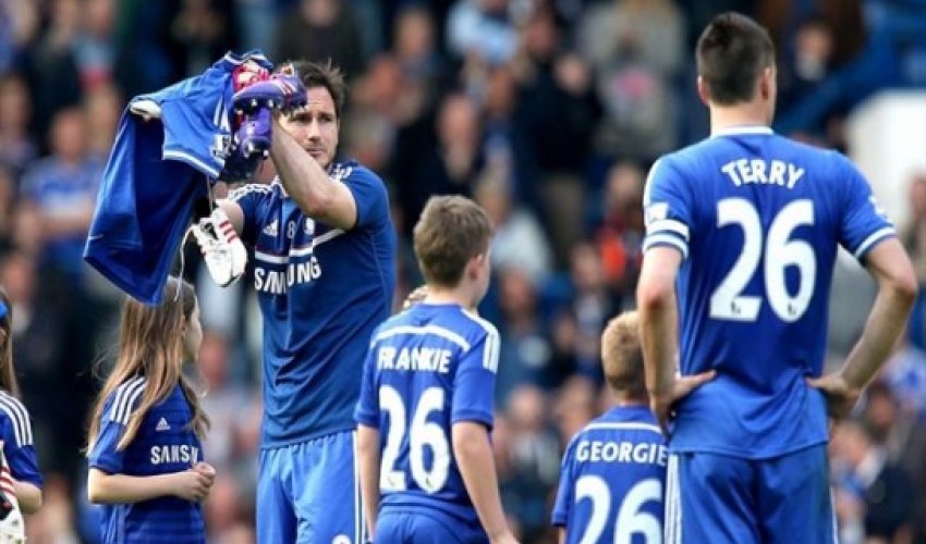 Chelsea to wait on England duo's future