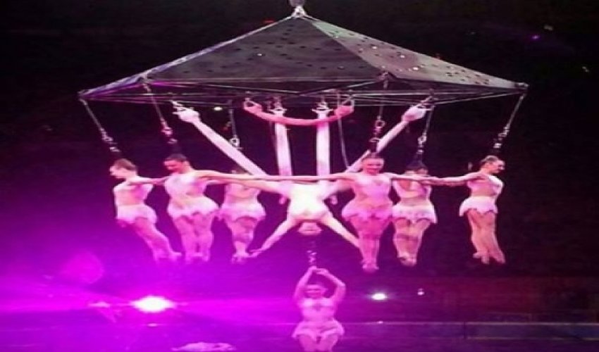 Eight women plunged 35 feet to the ground and crushed a dancer - VIDEO