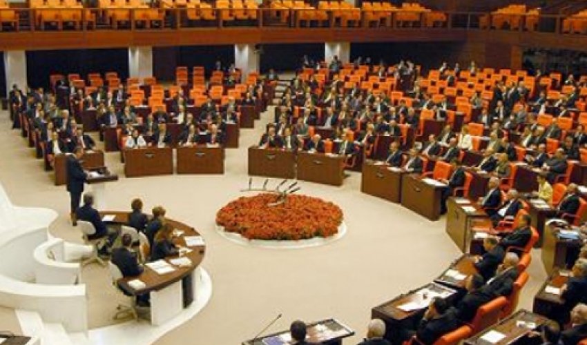 Türkiyədə internet saytlarına nəzarəti gücləndirən qanun qəbul edildi Türkiyədə internet saytlarına nəzarəti gücləndirən qanun qəbul edildi