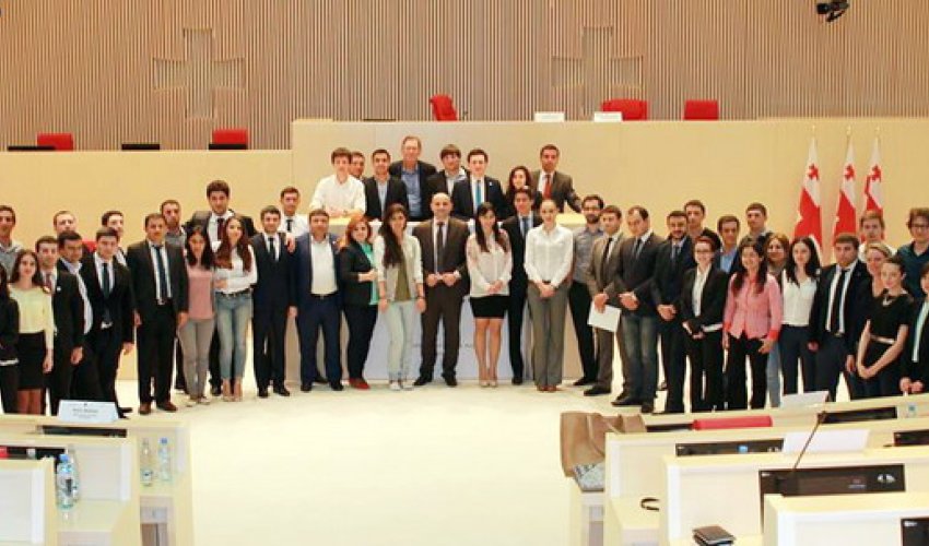 DİP nümayəndəsi beynəlxalq tədbirdə çıxış edib - FOTO DİP nümayəndəsi beynəlxalq tədbirdə çıxış edib - FOTO