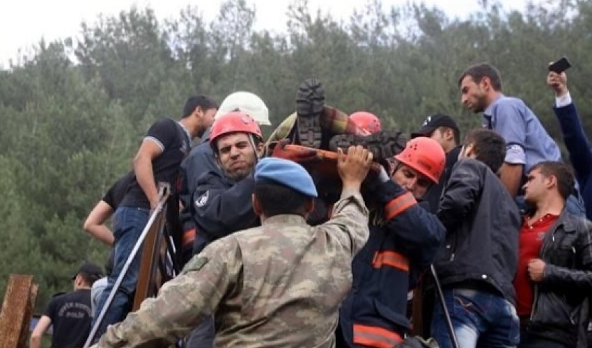 Azərbaycanda deputatlar Somaya yardım etdi - Siyahı + Məbləğ