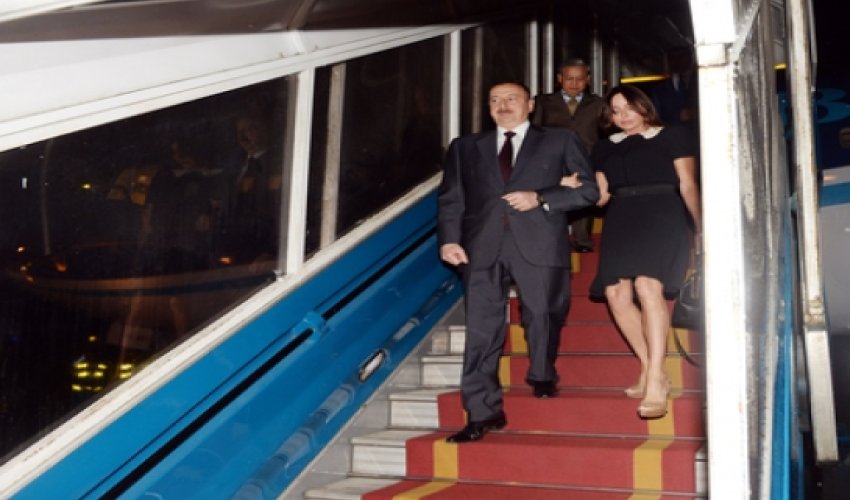 İlham Əliyev Vyetnama getdi