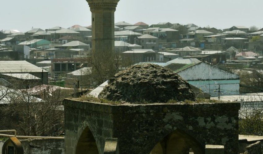 Historical monument in the middle of landfills - PHOTO