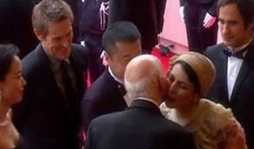 İranlı aktrisa öpüşə görə üzr istədi