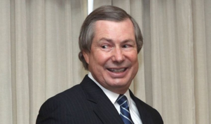 Ceyms Uorlik Azərbaycana gəlir