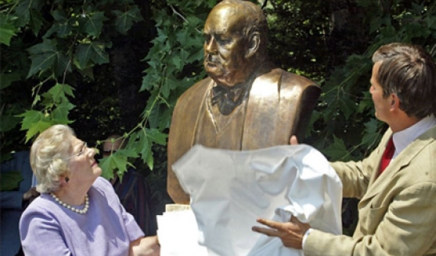 Uinston Çerçilin qızı vəfat etdi