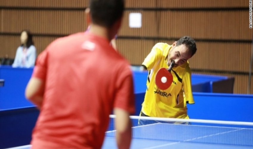 Armless table tennis champion - VIDEO