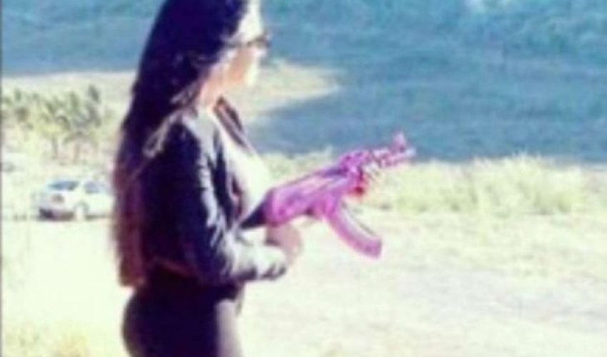 Mexican Kim Kardashian lookalike - PHOTO