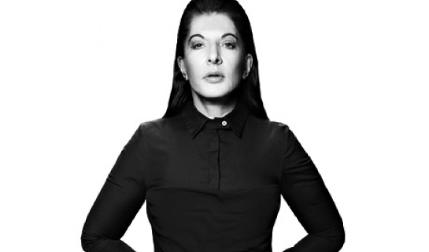 Marina Abramović's technology hijack makes gadget-mad Brits go cold turkey