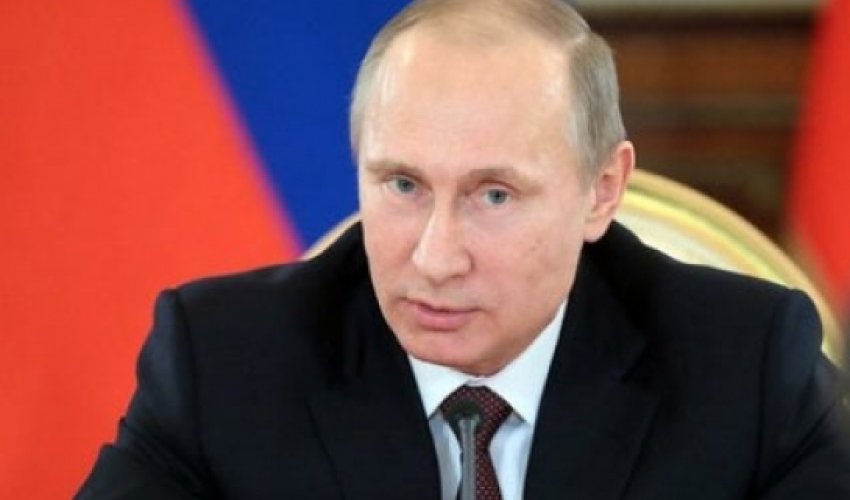 Putin erməni tarixçini mükafatlandırdı Putin erməni tarixçini mükafatlandırdı