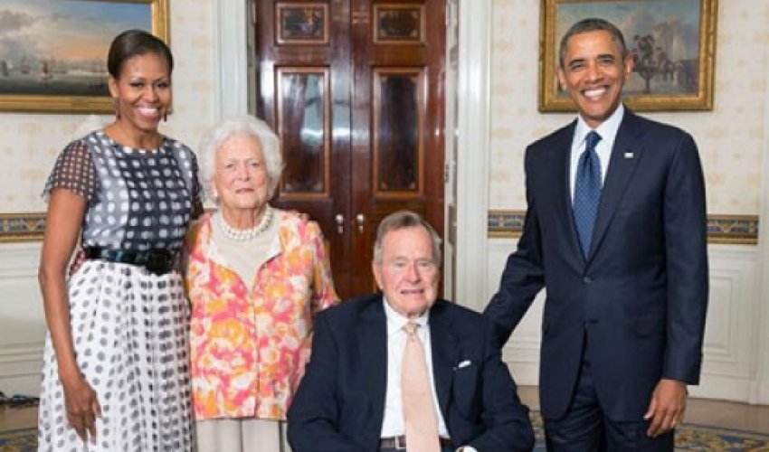 Corc Buşun bu fotosu hamını təəccübləndirdi - FOTO