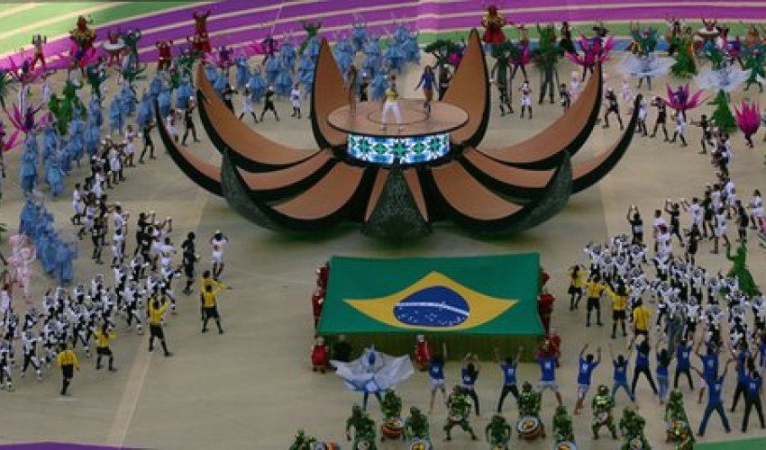 World Cup 2014 kicks off with colourful ceremony - PHOTO