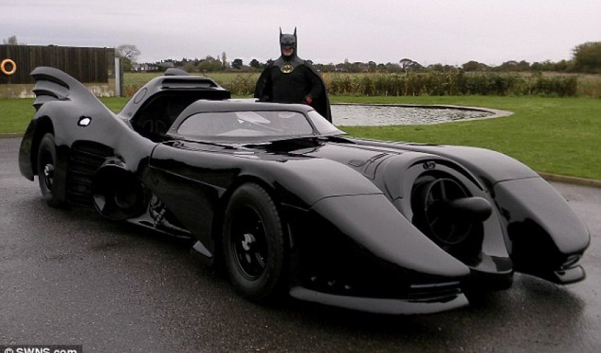 Iconic 1989 Batman film has 3.2litre Jaguar engine PHOTO