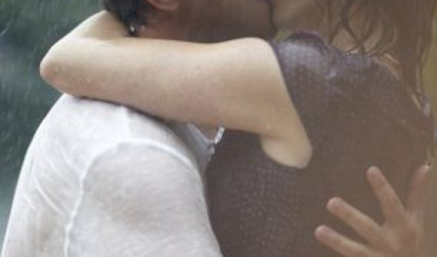 Is this the most romantic engagement ever? - PHOTO+VIDEO