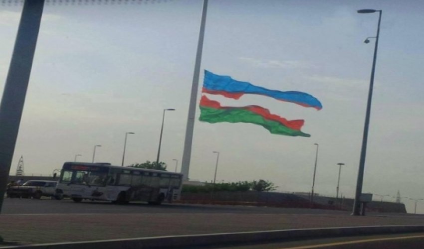 Ветер сорвал самый высокий флаг в Баку