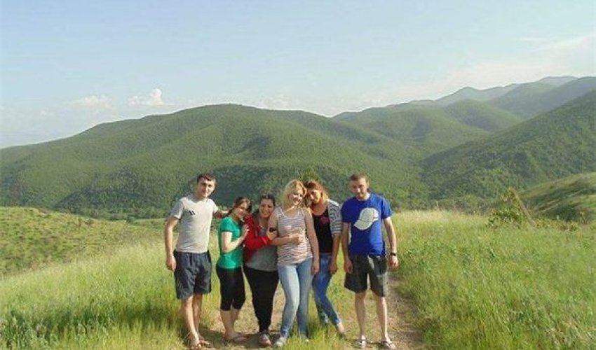 Армянские девушки в Зангелане – ФОТО Армянские девушки в Зангелане – ФОТО