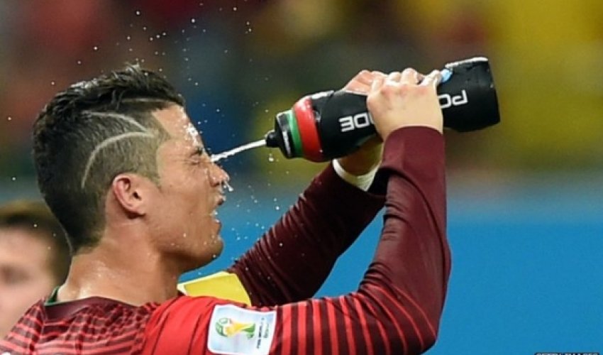 Why does Cristiano Ronaldo have zigzag hair?