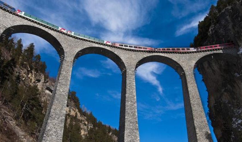 The Swiss train tourists don’t take - PHOTO The Swiss train tourists don’t take - PHOTO