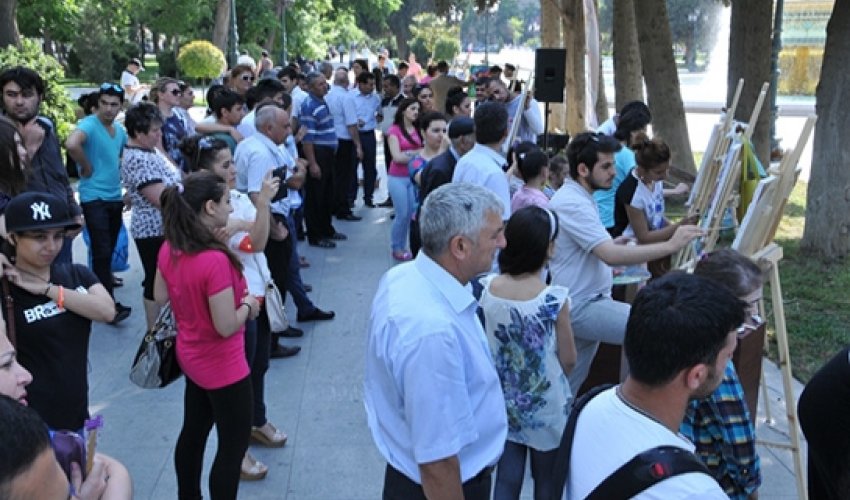 "Sahil bağı"nda gənc rəssamların sərgisi "Sahil bağı"nda gənc rəssamların sərgisi