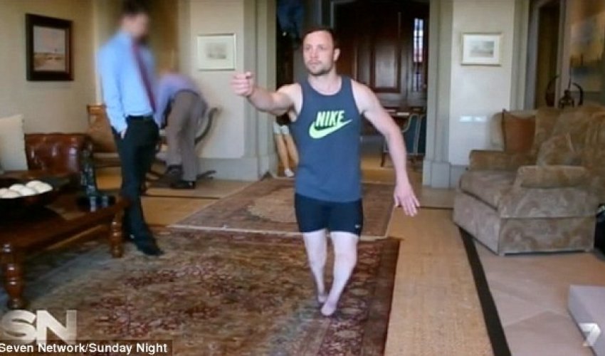 Chilling footage of Oscar Pistorius on his stumps - PHOTO Chilling footage of Oscar Pistorius on his stumps - PHOTO
