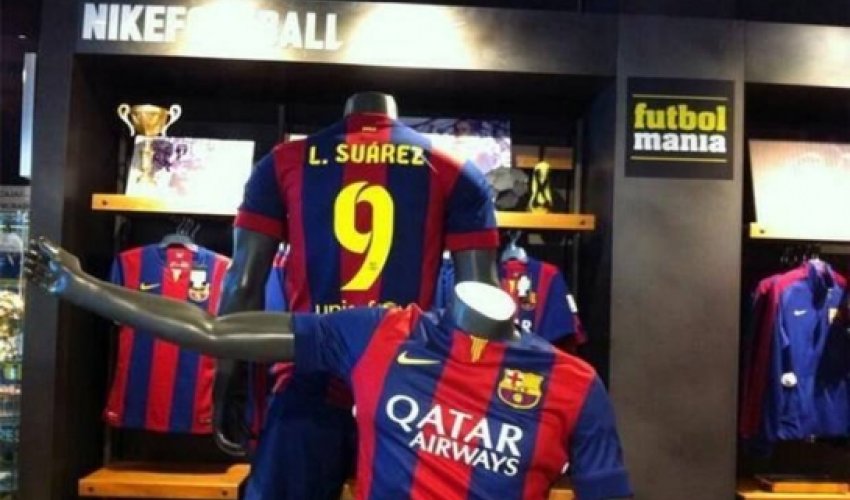 Luis Suarez shirts go on sale in Barcelona