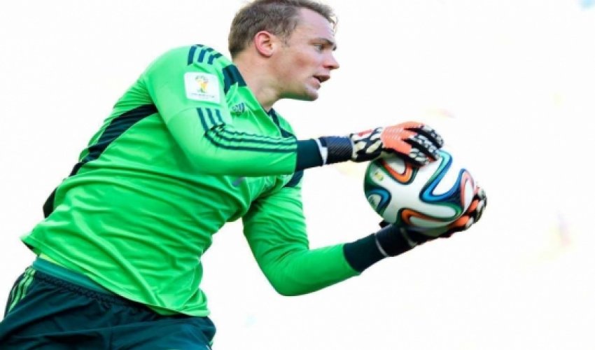 Legendary Oliver Kahn says Manuel Neur is world's best goalkeeper