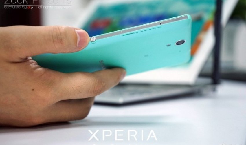 “Selfie” üçün xüsusi telefonlar satışa çıxarılacaq - FOTOLAR “Selfie” üçün xüsusi telefonlar satışa çıxarılacaq - FOTOLAR