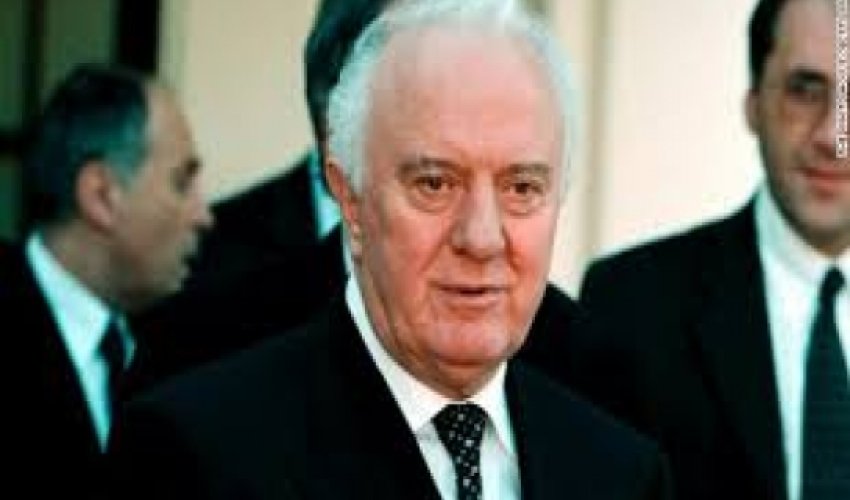 Aliyev visits Georgian embassy to pay tribute to ex-president Aliyev visits Georgian embassy to pay tribute to ex-president
