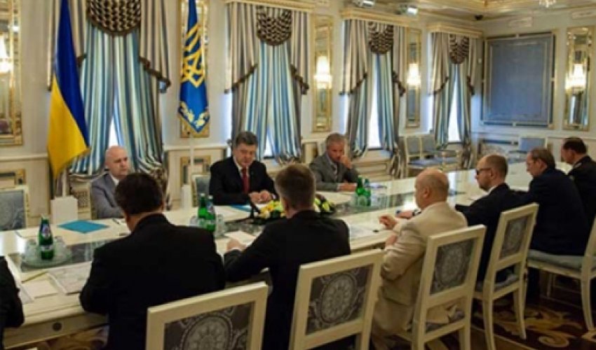 Poroşenko: “Ukraynaya qarşı Rusiya ordusunun kadr zabitləri döyüşür”