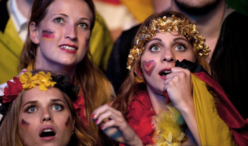 Germany's World Cup triumph celebrated by 200,000 on Berlin streets - PHOTO+VIDEO