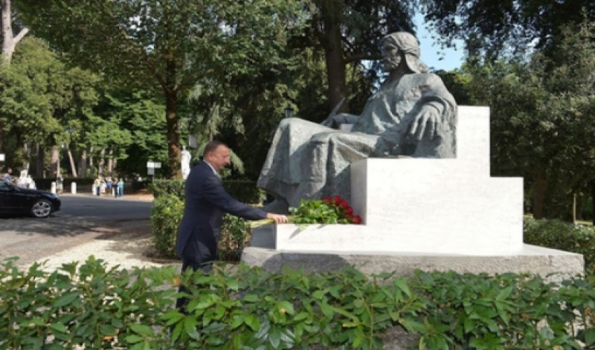 Aliyev visits Nizami Gancavi monument in Rome