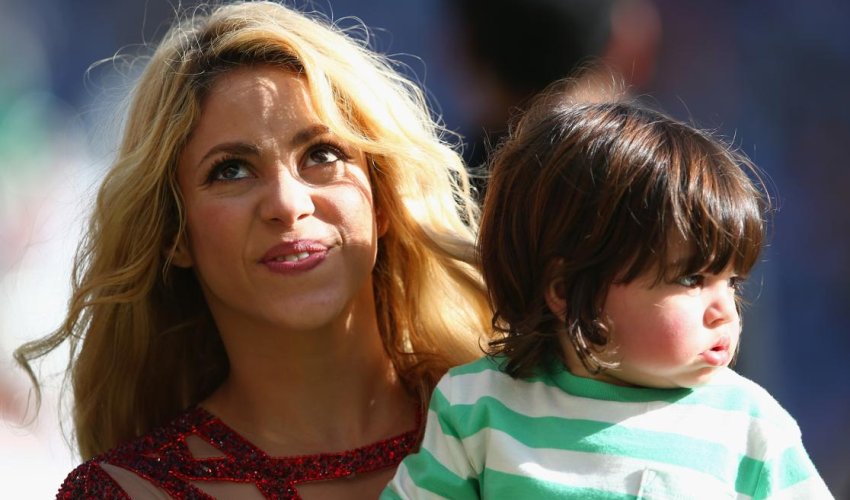 Shakira brings son Milan on stage during World Cup performance - PHOTO