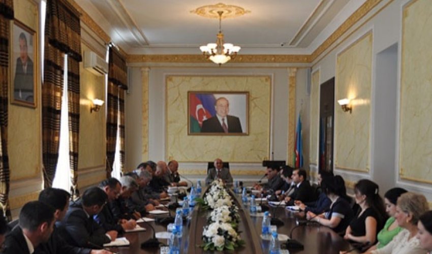 Mübariz Qurbanlı ilk iclasını keçirdi