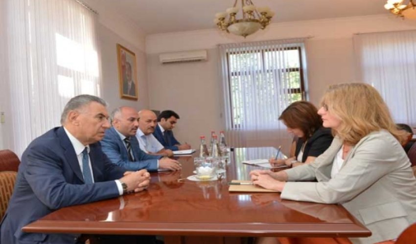 Əli Həsənovdan girovlara görə növbəti ciddi xəbərdarlıq