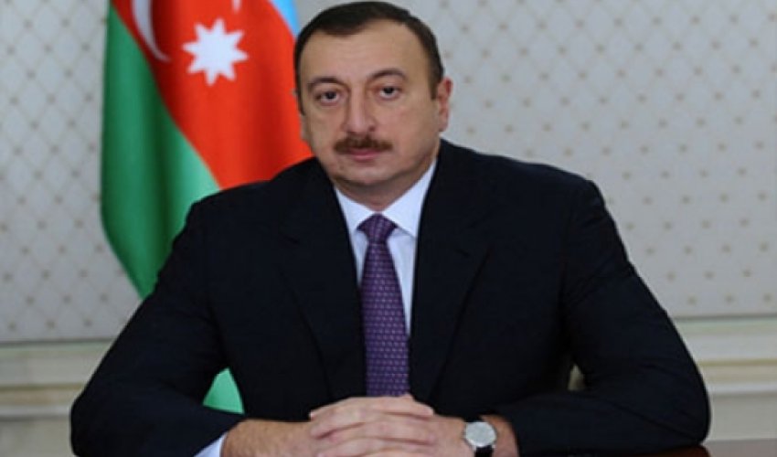 İlham Əliyev Xalq Rəssamı Tahir Salahovu təbrik etdi