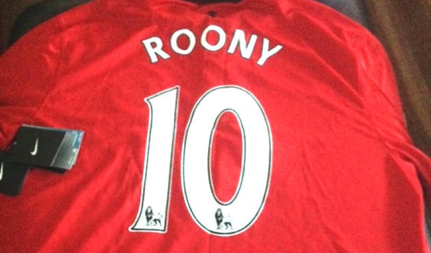 The most ridiculous things fans have printed on shirts - PHOTO