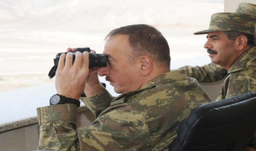 Azərbaycan prezidenti cəbhədə operativ müşavirə keçirib