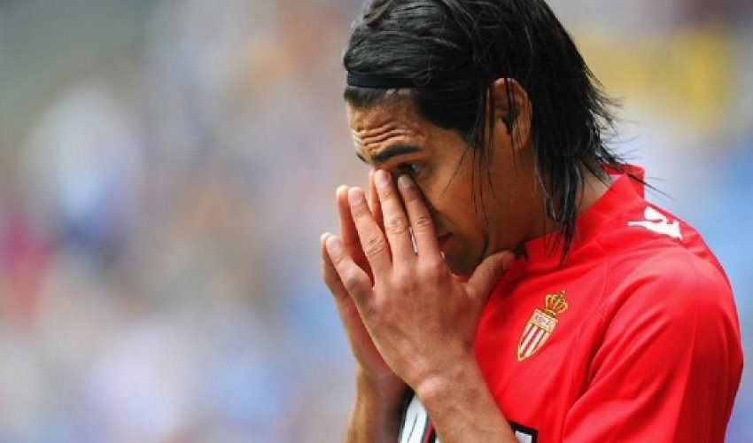 Real Madrid lead Liverpool in Falcao race