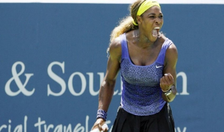 Williams battles on in Cincinnati, Kvitova falls