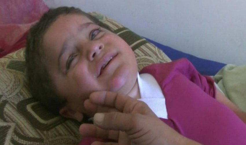 Disabled refugee boy 'abandoned in desert' - VIDEO Disabled refugee boy 'abandoned in desert' - VIDEO