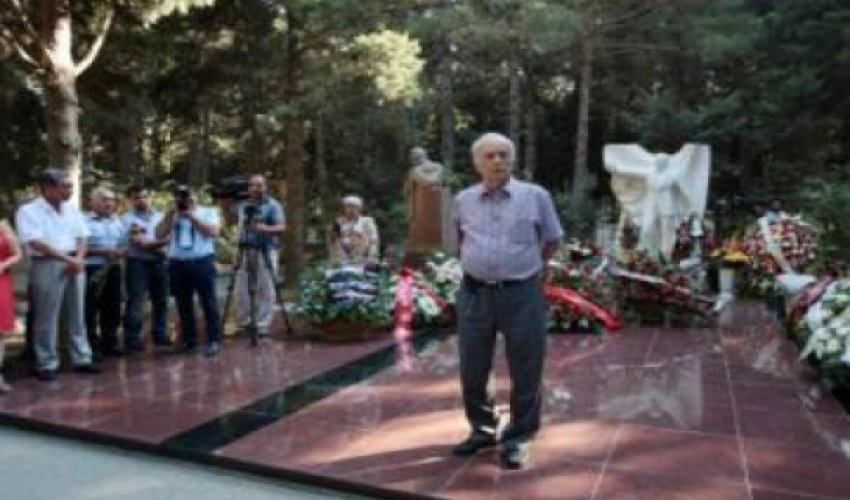 Great Azerbaijani singer Muslim Magomayev commemorated in Baku