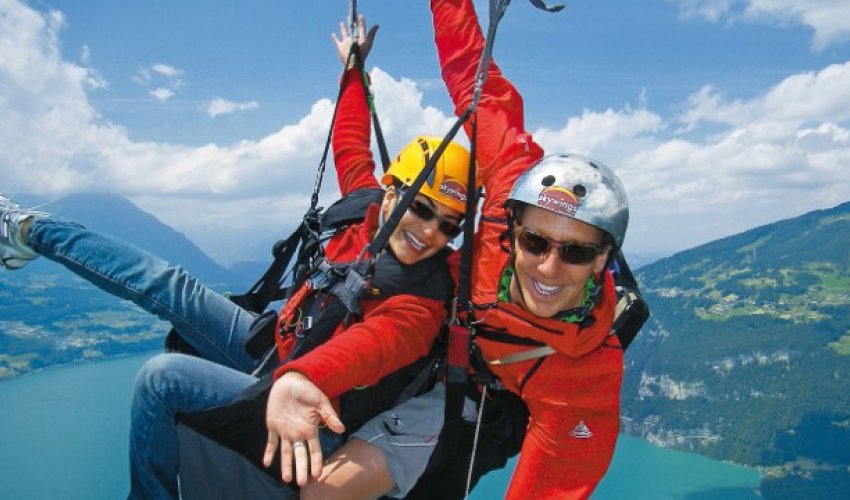 Peak rush: Paragliding the Swiss Alps - PHOTO Peak rush: Paragliding the Swiss Alps - PHOTO
