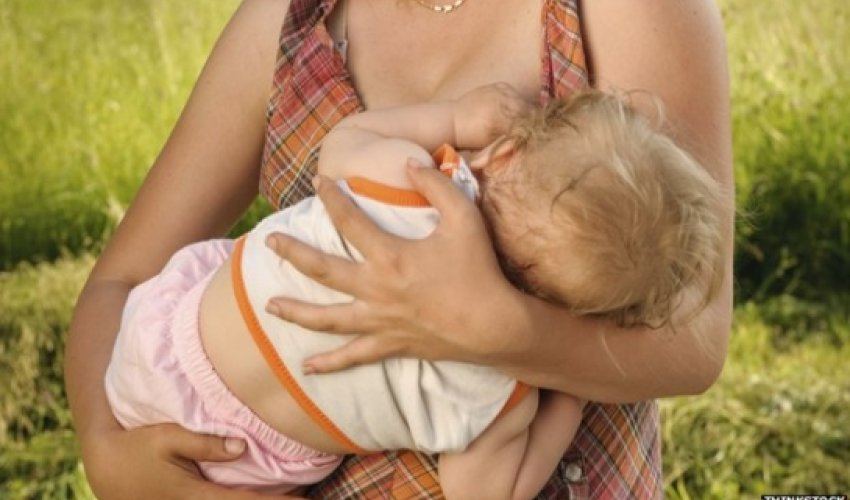 Breastfeeding 'cuts depression risk', according to study