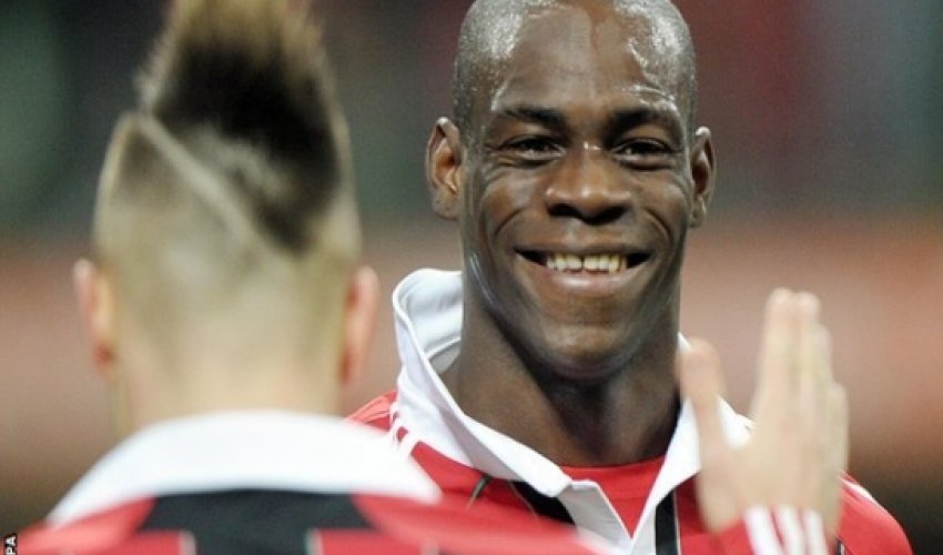 Mario Balotelli: Liverpool agree £16m fee for AC Milan striker