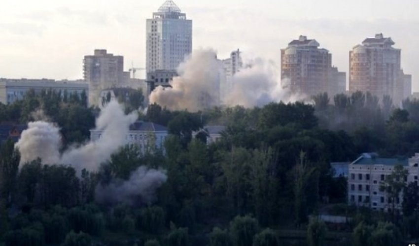 Donetsk rebels parade captured soldiers Donetsk rebels parade captured soldiers
