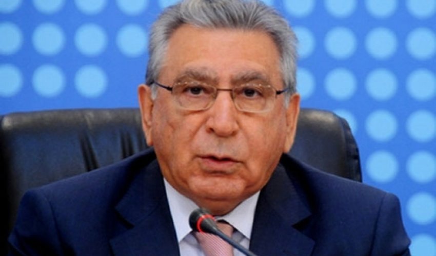 Ramiz Mehdiyev yeni sədri təqdim edir Ramiz Mehdiyev yeni sədri təqdim edir