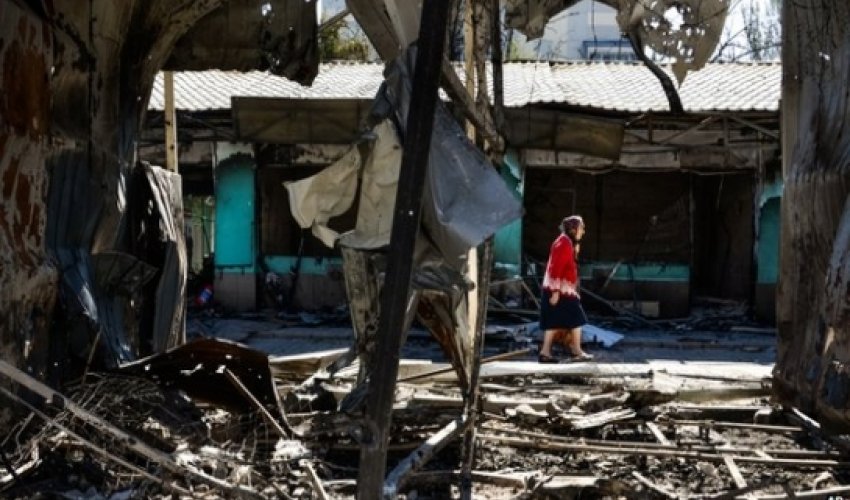 Troops abandon Luhansk airport after clashes Troops abandon Luhansk airport after clashes
