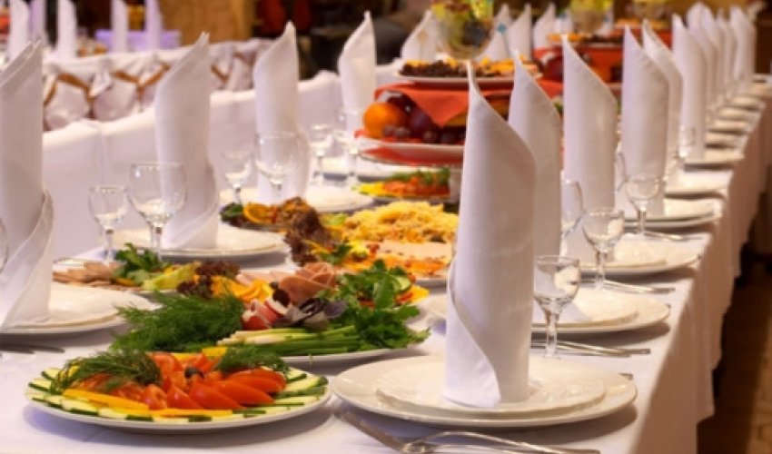 В Азербайджане на свадьбах допускается расточительство - ВИДЕО